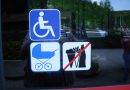 Symbole für Rolltstuhlfahrer und Kinderwagen